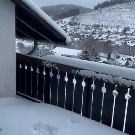 Pieck Mit Parkplatz Und Privater Garage Daire