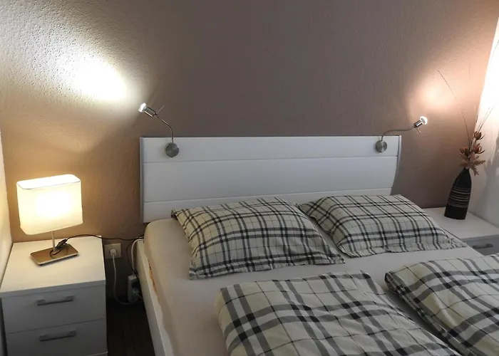 Pieck Mit Parkplatz Und Privater Garage *