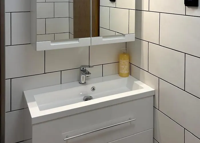 Pieck Mit Parkplatz Und Privater Garage *